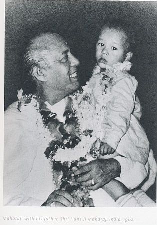 Click Here to see Hans Rawat's booklet of June 2 1962 Maharaji Picture Book