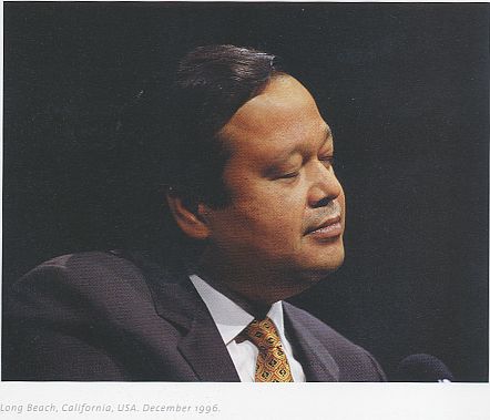 Click Here to see Prem Rawat's speech excerpts of 1996 Maharaji Picture Book