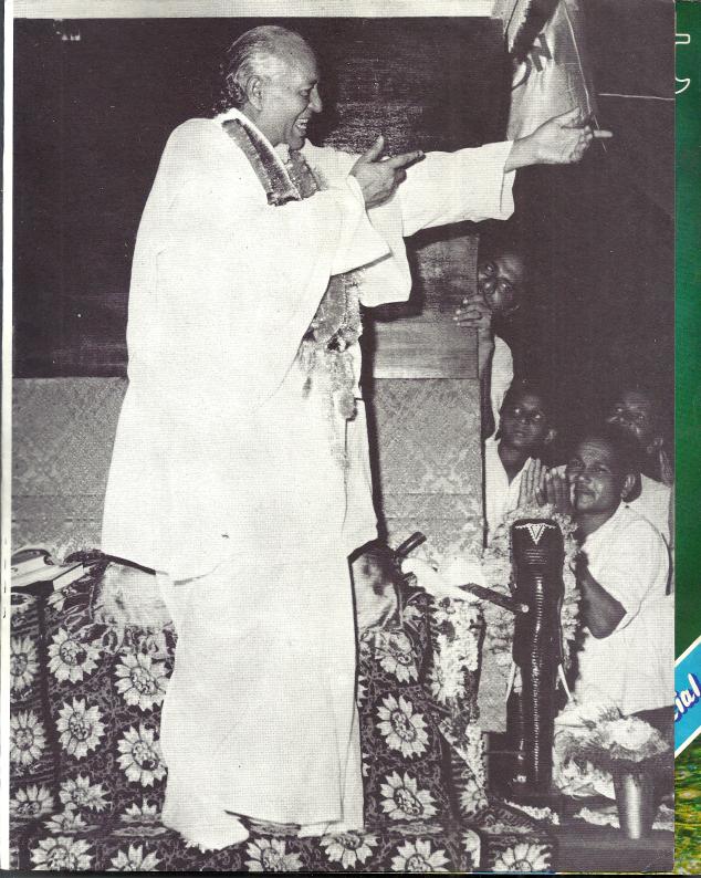 Prem Rawat's Divine Father and Guru, Shri Hans Ji Maharaj – Divine Light magazine Guru Puja Special 1973