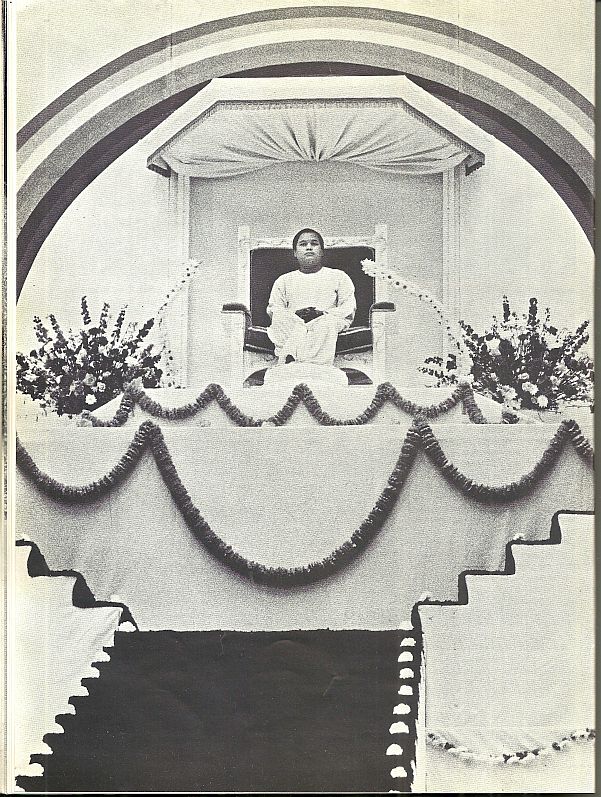 Prem Rawat aka Guru Maharaj Ji High On His Throne at Guru Puja in 1973