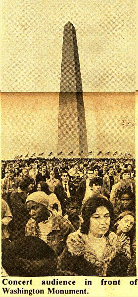 Concert audience in front of Washington Monument.