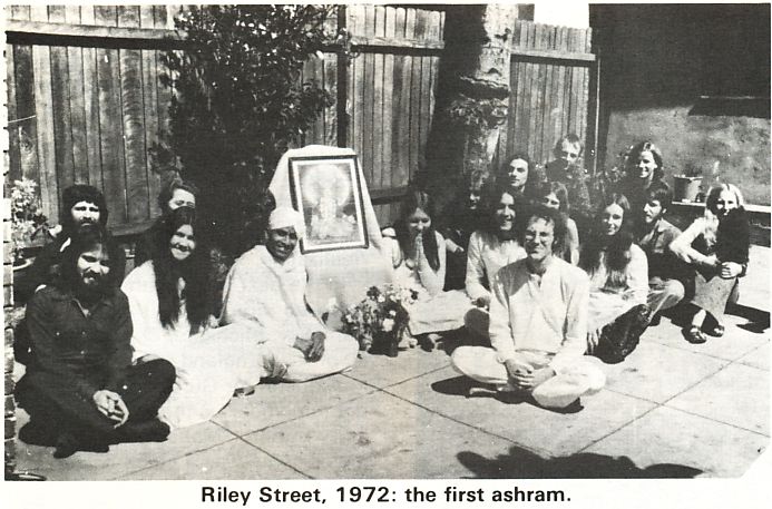 1972: the first ashram.
