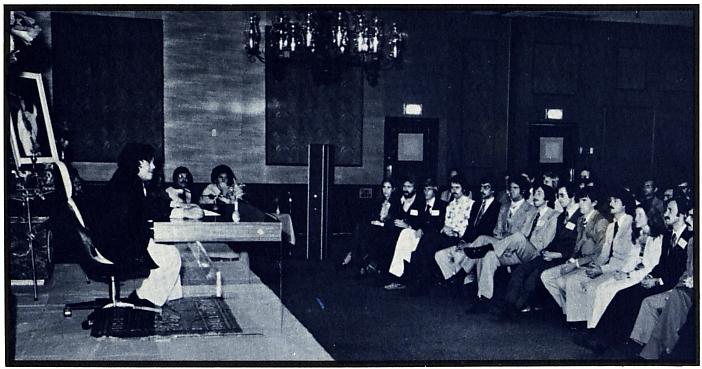 Guru Maharaj Ji meets with DLM International Directors after Hans Jayanti.