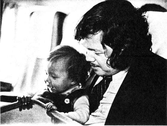 Prem Rawat aka Guru Maharaj Ji with child 1976