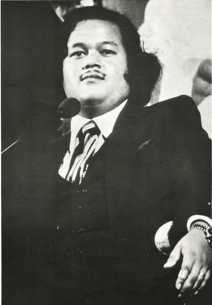 Prem Rawat Inspirational Speaker On Stage Hans Jayanti Festival Rome 1977