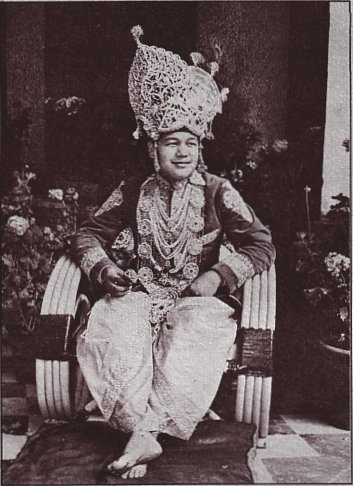 The young Prem Rawat aka Guru Maharaj Ji