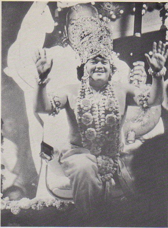 Prem Rawat Inspirational Speaker Dressed and Crowned as Krishna at Guru Puja, Geneva, September 1978