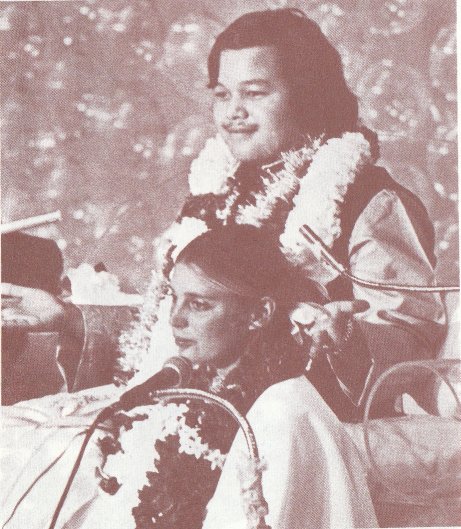 Prem Rawat aka (Guru) Maharaji dressed as the God Krishna in Toronto, 1974 with his wife, the Goddess Durga Mata Ji