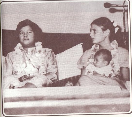 Prem Rawat aka Guru Maharaj Ji and this wife Durga Ji in Sydney, October 1974