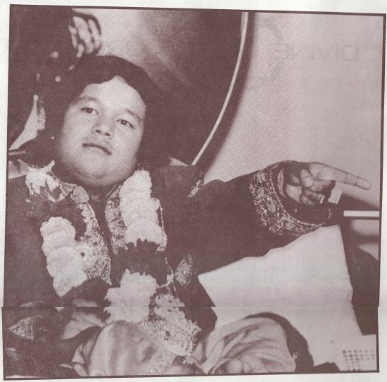 Prem Rawat aka Guru Maharaj Ji aka Maharaji dressed as the God Krishna in 1974