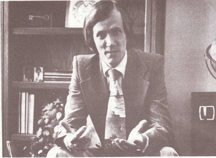 Divine Light Mission President Bob Mishler speaking at the Opera House on 19 October 1975