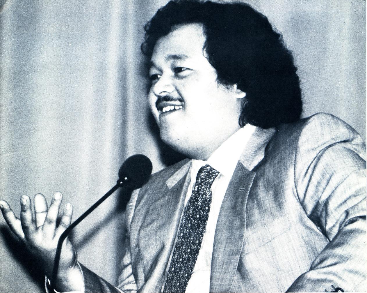 Prem Rawat Inspirational Speaker, Holi Festival, Cartagena, Columbia, 1980 Prem Rawat Inspirational Speaker, Holi Festival, Cartagena, Columbia, 1980