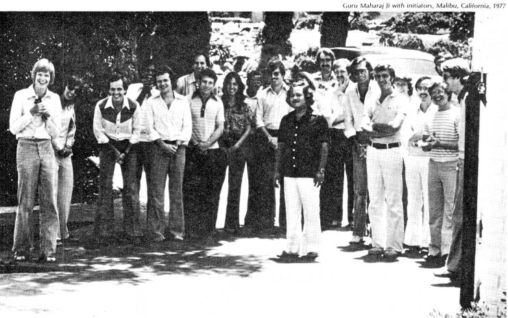 Prem Rawat with initiators, Malibu, California, 1977