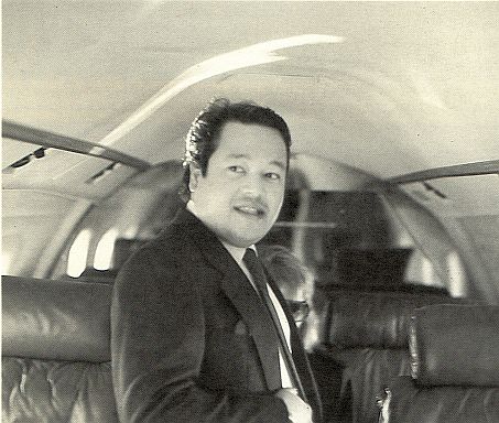 Prem Rawat in new plane 1986