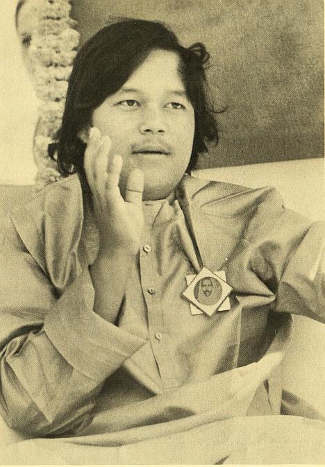 Prem Rawat aka Guru Maharaj Ji Giving Holy Breath