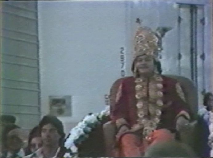 Prem Rawat in a Procession