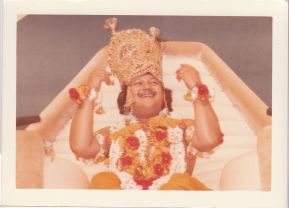 Prem Rawat (Maharaji) dressed as Krishna