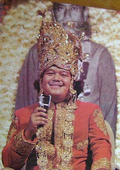 Prem Rawat Pretending to be Krishna