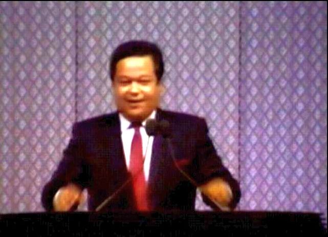 Click To See Larger Image of Maharaji (Prem Rawat) at Wembley 1988 Maharaji (Prem Rawat) at Wembley 1988