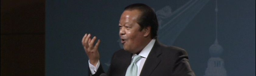Maharaji points to God Maharaji points to God