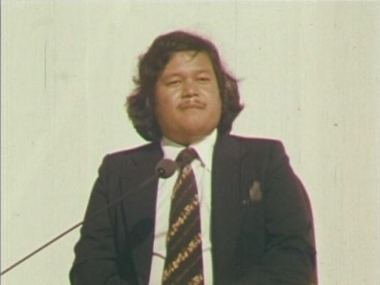 Click to See Larger Image of Prem Rawat (Maharaji) Speaking At Holi Festival 1978 Prem Rawat Inspirational Speaker Speaking At Holi Festival 1978