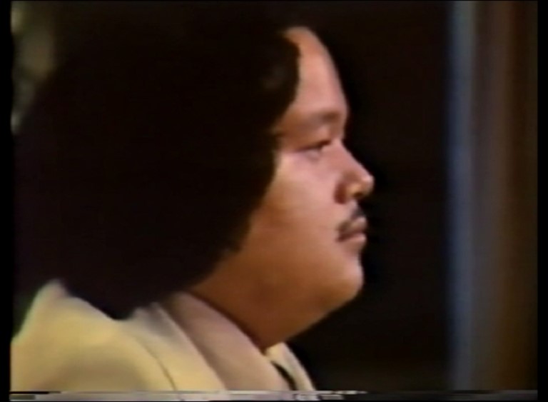 Puja to Prem Rawat with Arti 1977