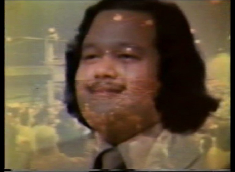 Puja to Prem Rawat with Arti 1977