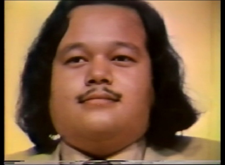 Puja to Prem Rawat with Arti 1977