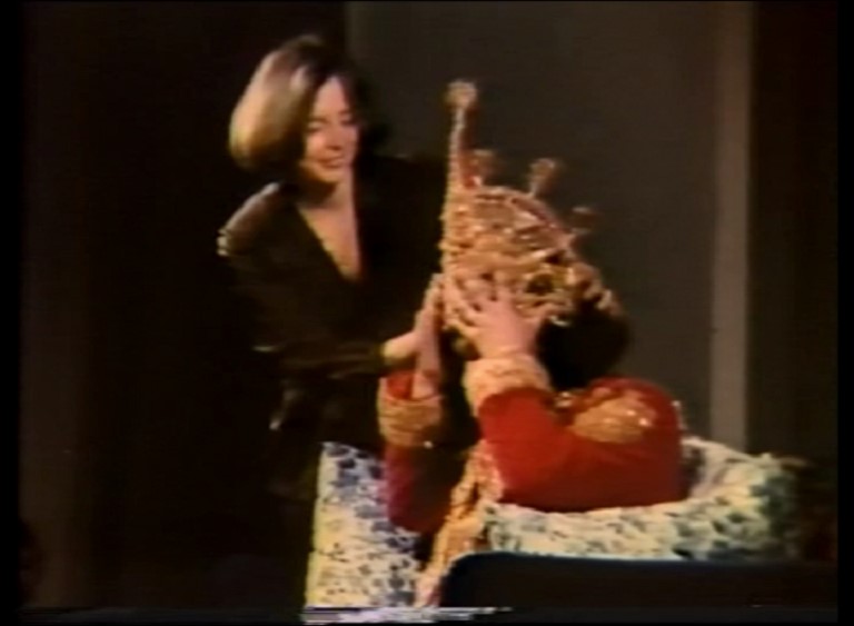 Puja to Prem Rawat with Arti 1977
