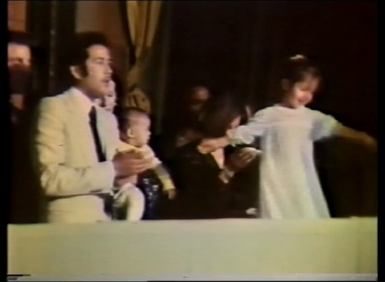 Puja to Prem Rawat with Arti 1977