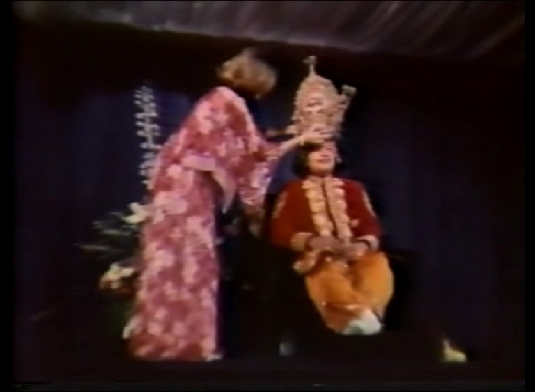 Puja to Prem Rawat with Arti 1977