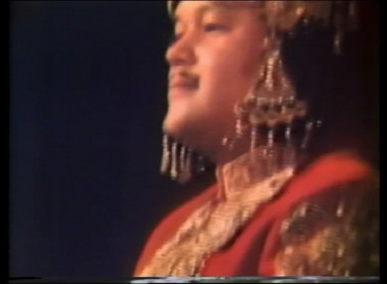 Puja to Prem Rawat with Arti 1977