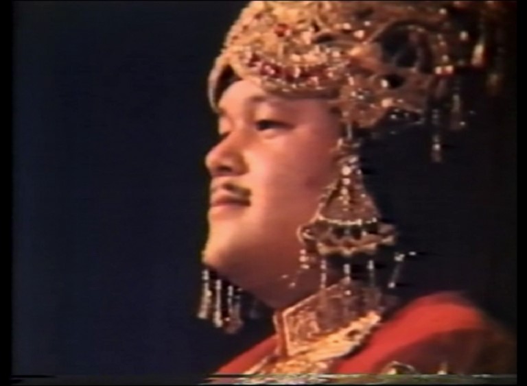 Puja to Prem Rawat with Arti 1977