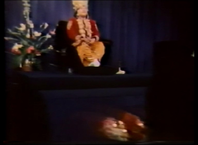 Puja to Prem Rawat with Arti 1977