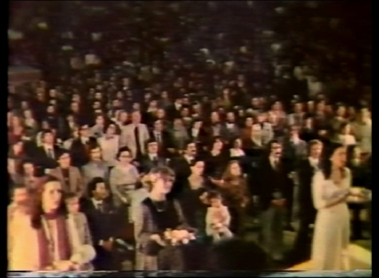 Puja to Prem Rawat with Arti 1977