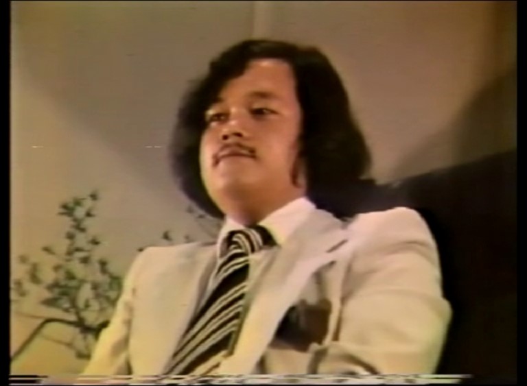 Puja to Prem Rawat with Arti 1977