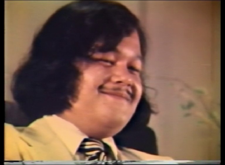 Puja to Prem Rawat with Arti 1977