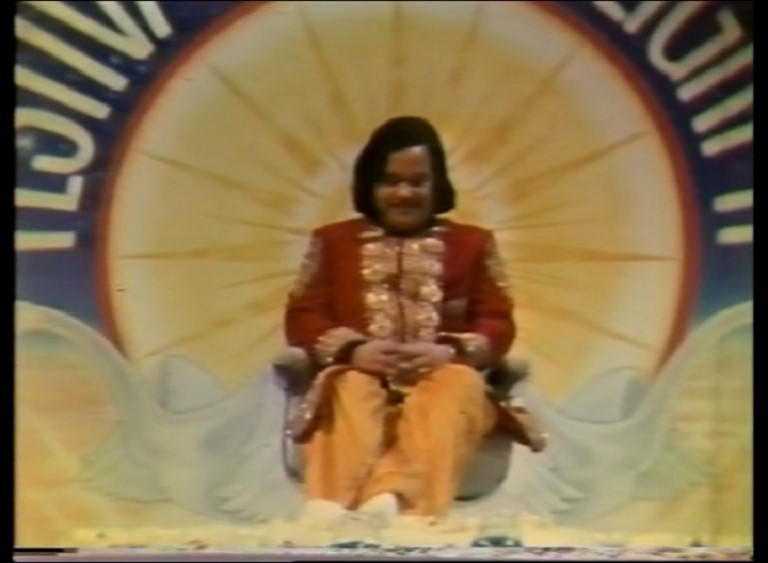 Puja to Prem Rawat with Arti 1977