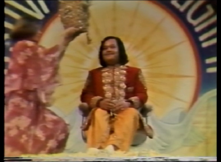 Puja to Prem Rawat with Arti 1977