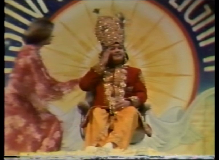 Puja to Prem Rawat with Arti 1977