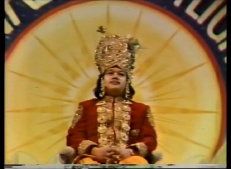 Puja to Prem Rawat with Arti 1977