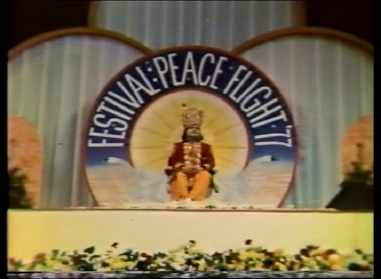 Puja to Prem Rawat with Arti 1977