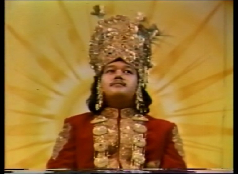 Puja to Prem Rawat with Arti 1977