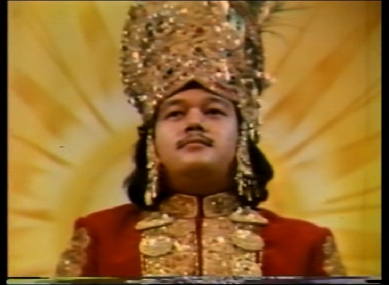 Puja to Prem Rawat with Arti 1977