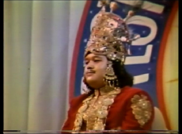 Puja to Prem Rawat with Arti 1977