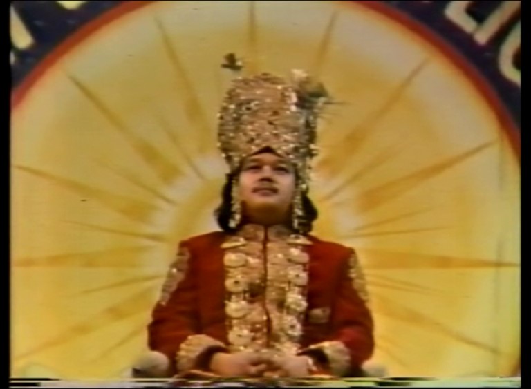 Puja to Prem Rawat with Arti 1977