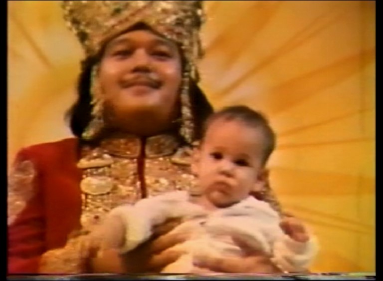 Puja to Prem Rawat with Arti 1977