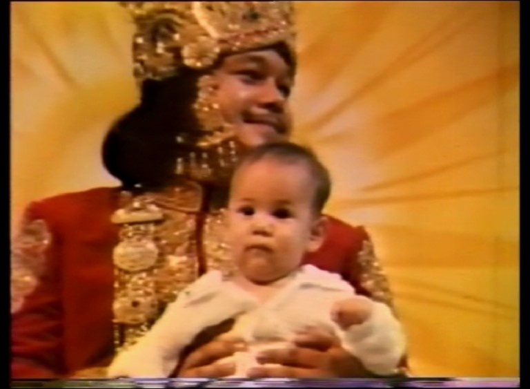 Puja to Prem Rawat with Arti 1977
