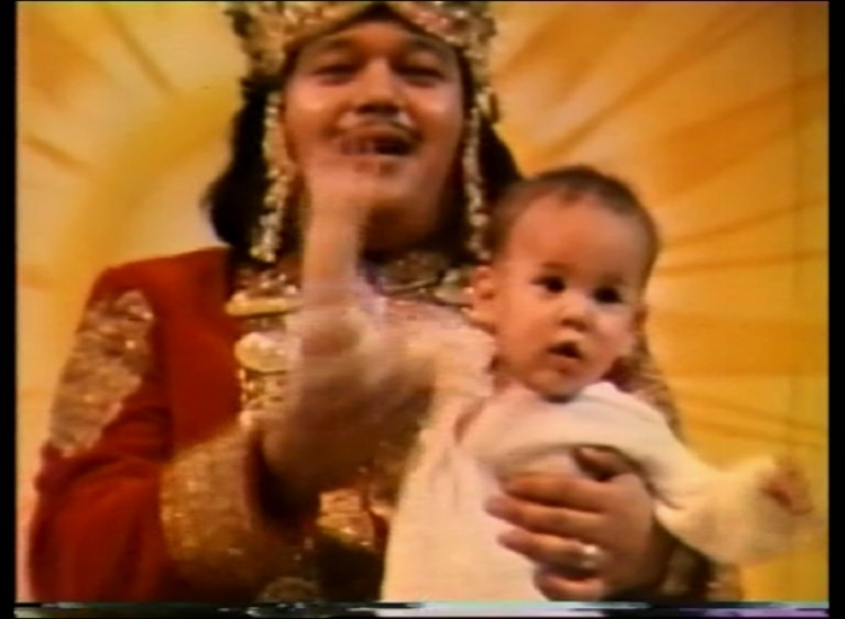 Puja to Prem Rawat with Arti 1977